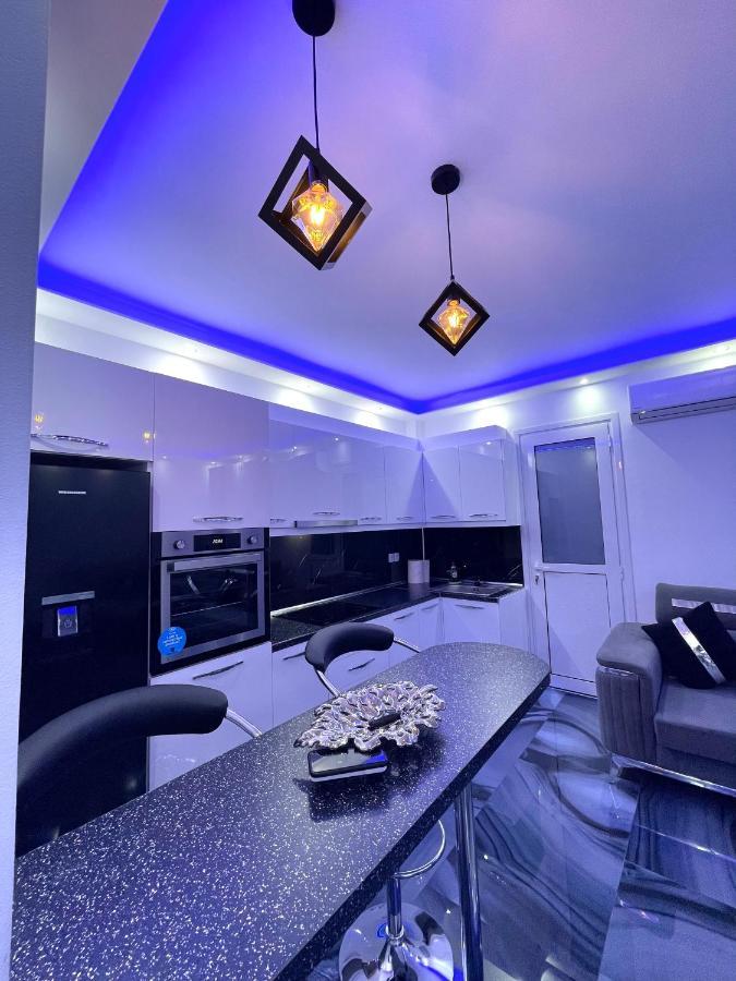 Rafina'S Luxury Apartment Esterno foto